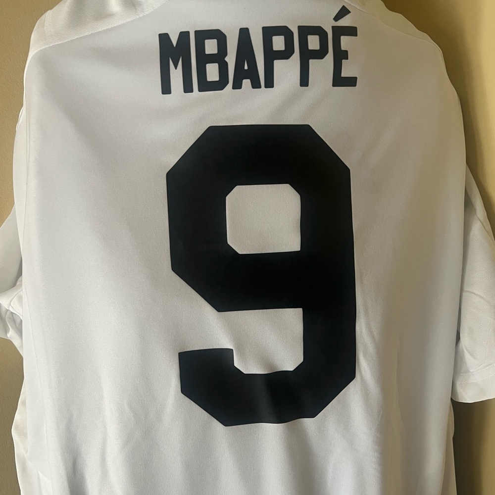 XL Adidas Mbappé Real Madrid Jersey